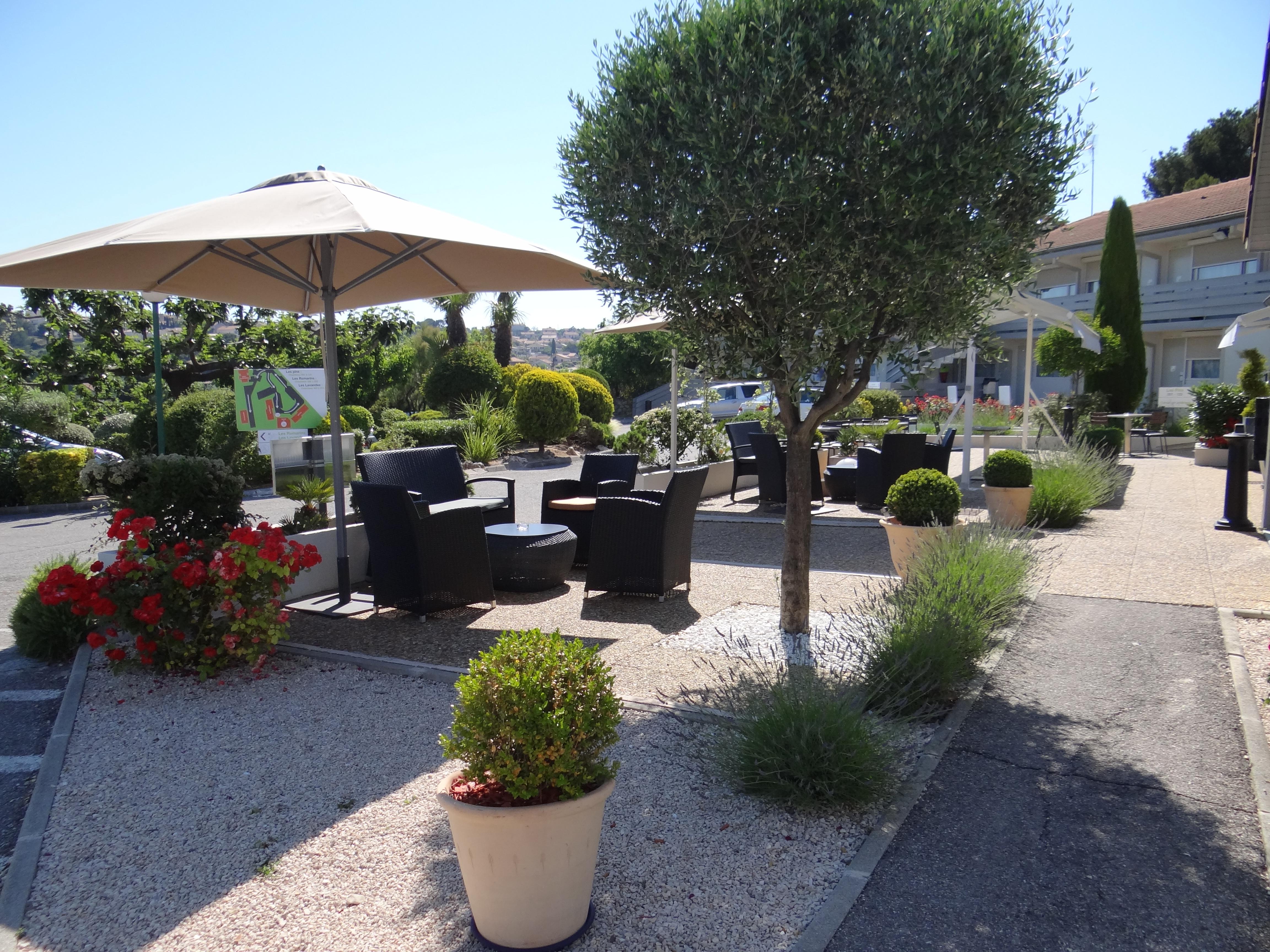 Campanile Marseille Saint Antoine Hotel Exterior photo