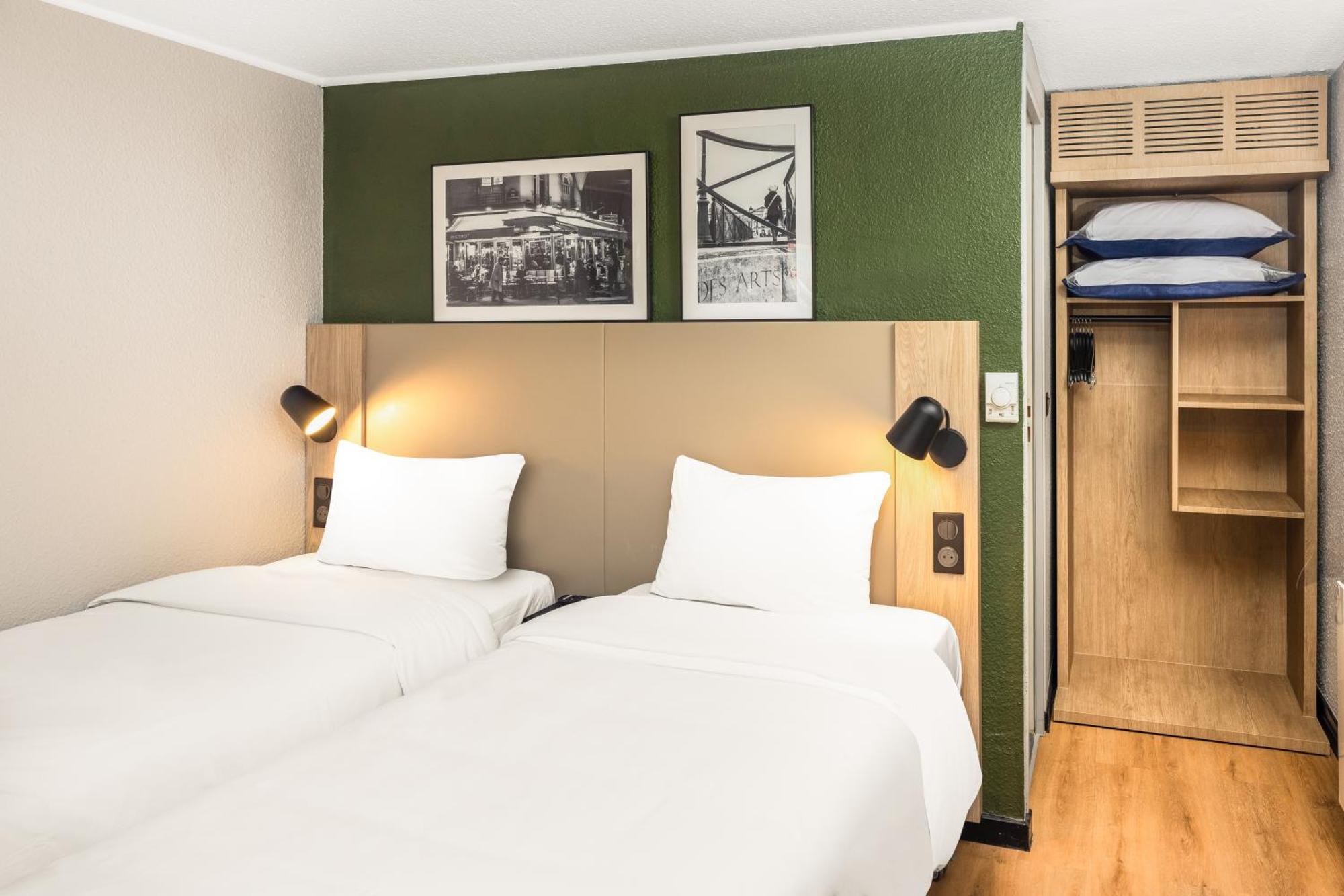 Campanile Marseille Saint Antoine Hotel Exterior photo
